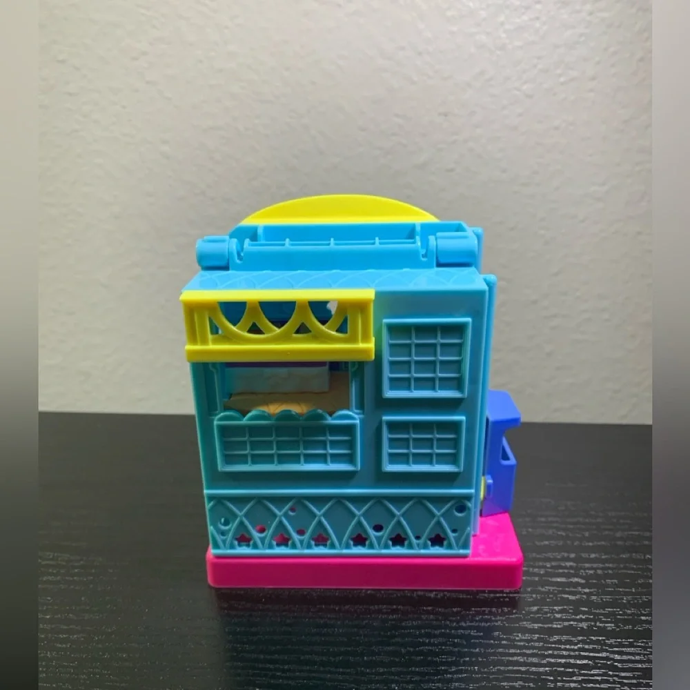 Polly Pocket 2019 Pollyville Mini Hotel With No Figurine